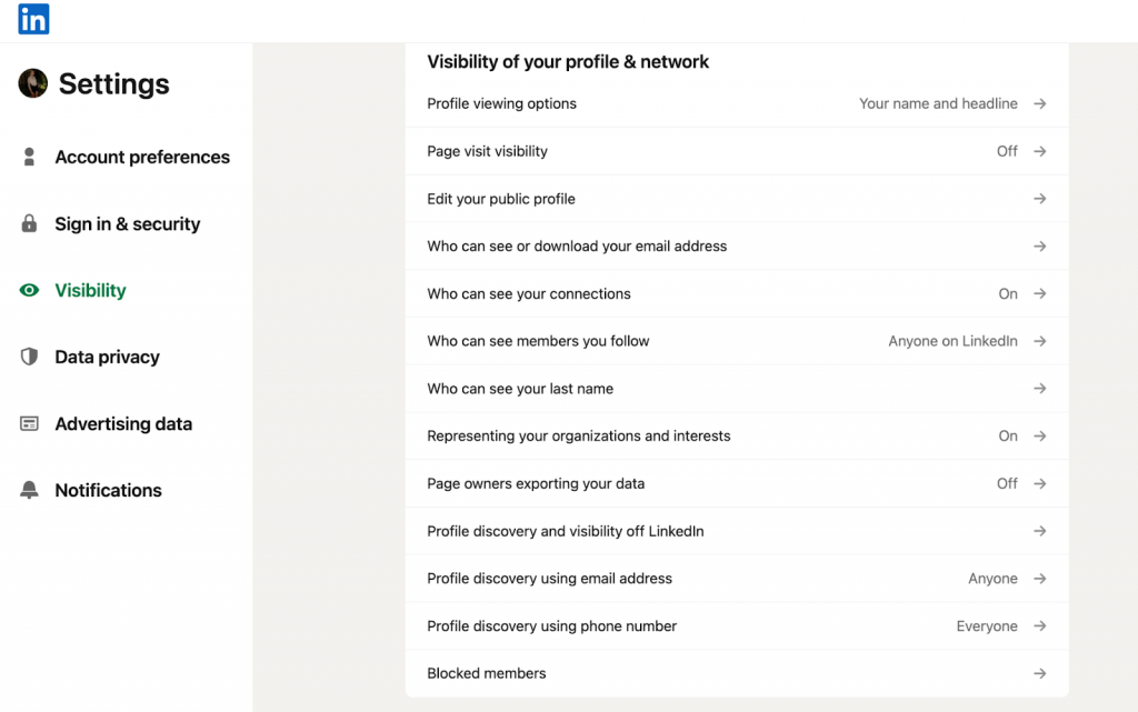 Can recruiters see saved jobs on LinkedIn?