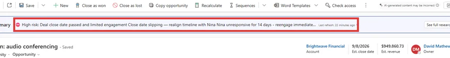 Le résumé d’une opportunité dans Dynamics 365 signale la date de clôture dépassée et le silence de l’acheteur.