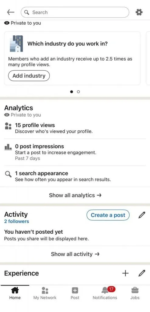 aplicación de LinkedIn y panel Activity o Analytics