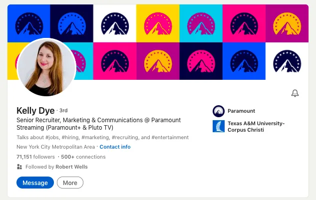 Größe eines LinkedIn-Profilbanners und Beispiel zur Darstellung der Markenidentität.