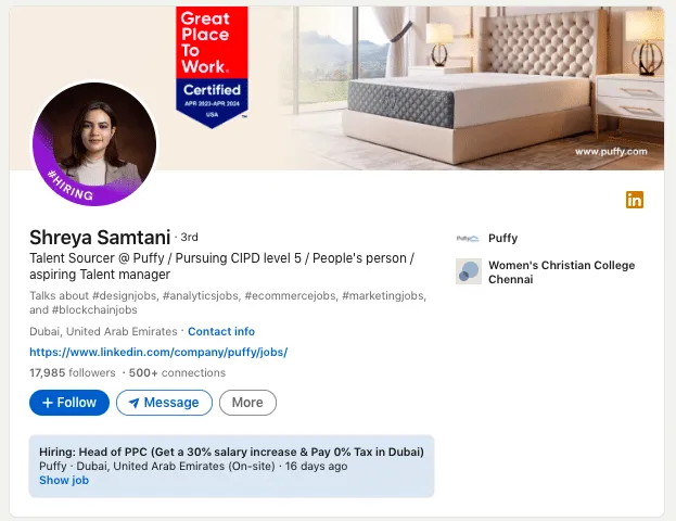Capture d’écran d’un profil LinkedIn montrant clairement que le recruteur fait la promotion de son entreprise dans la bannière de son profil.