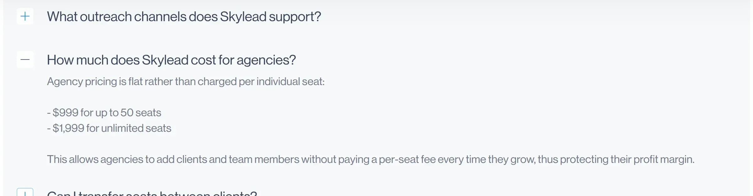 FAQ auf Skyleads Agenturseite, laut der der Agenturpreis 999 $ für bis zu 50 Benutzerplätze und 1.999 $ für eine unbegrenzte Anzahl von Benutzerplätzen beträgt