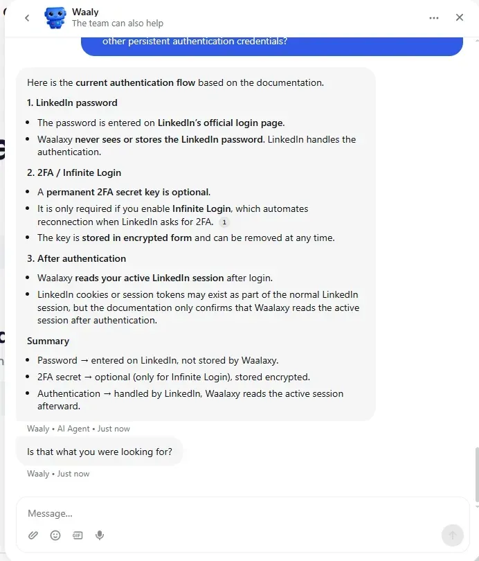 Waalaxy chat answering that Waalaxy never sees or stores the LinkedIn password